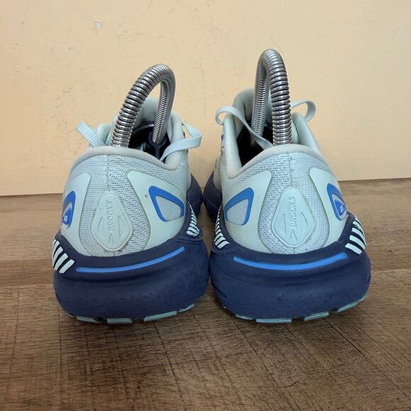 Women's Brooks Adrenaline GTS 23 size 6 shorts Blue Glass/Nile Blue/Marina - Picture 2 of 10